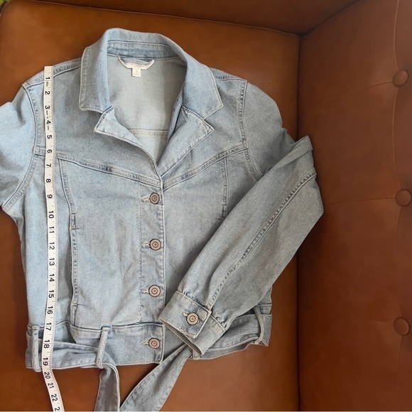 Lauren Conrad Women’s Belted Light Wash Denim Jean Cropped Short Jacket Size S - Picture 7 of 8